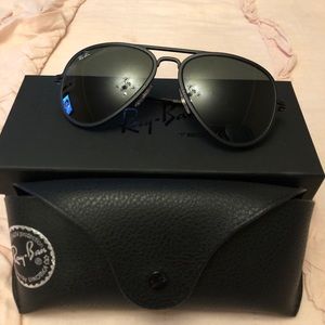 Black Rayban Aviators